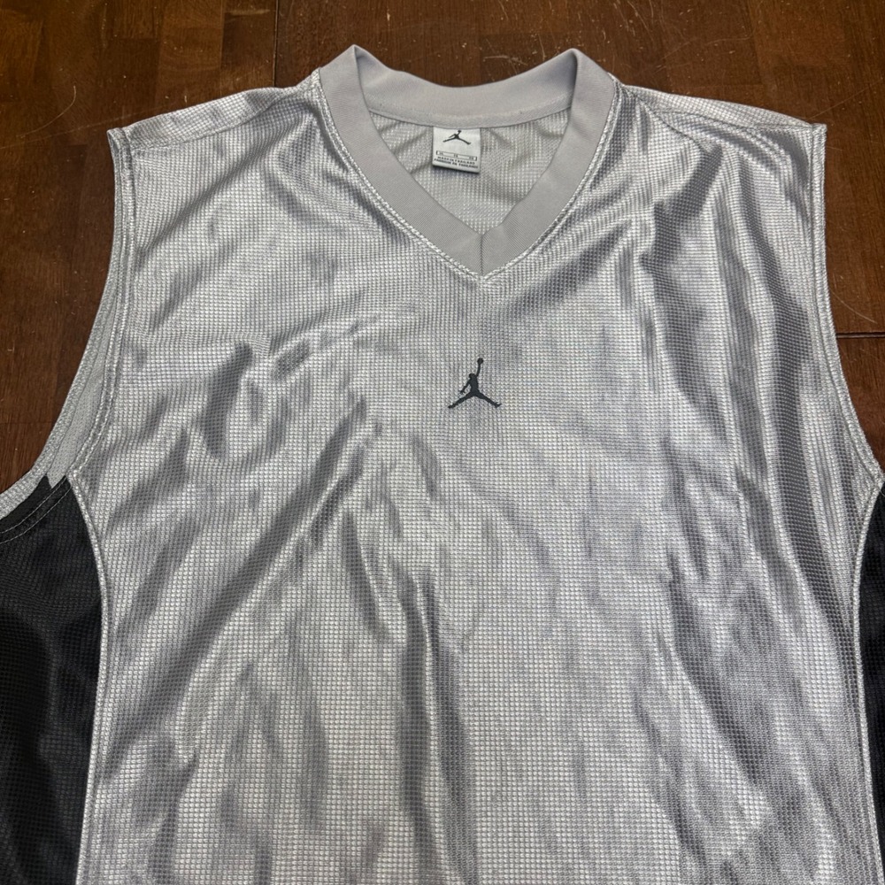 Jordan Basketball Jersey Mens XL Silver Black Mesh V-Neck Jumpman Tank Top